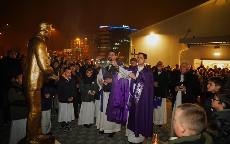 Mons. Kovač blagoslovio kip bl. Ivana Merza u Španskom